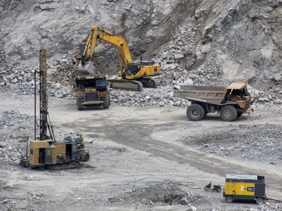 Khai thác vàng ở Việt Nam phương pháp hiện đại Khai thác vàng ở Việt Nam phương pháp hiện đại