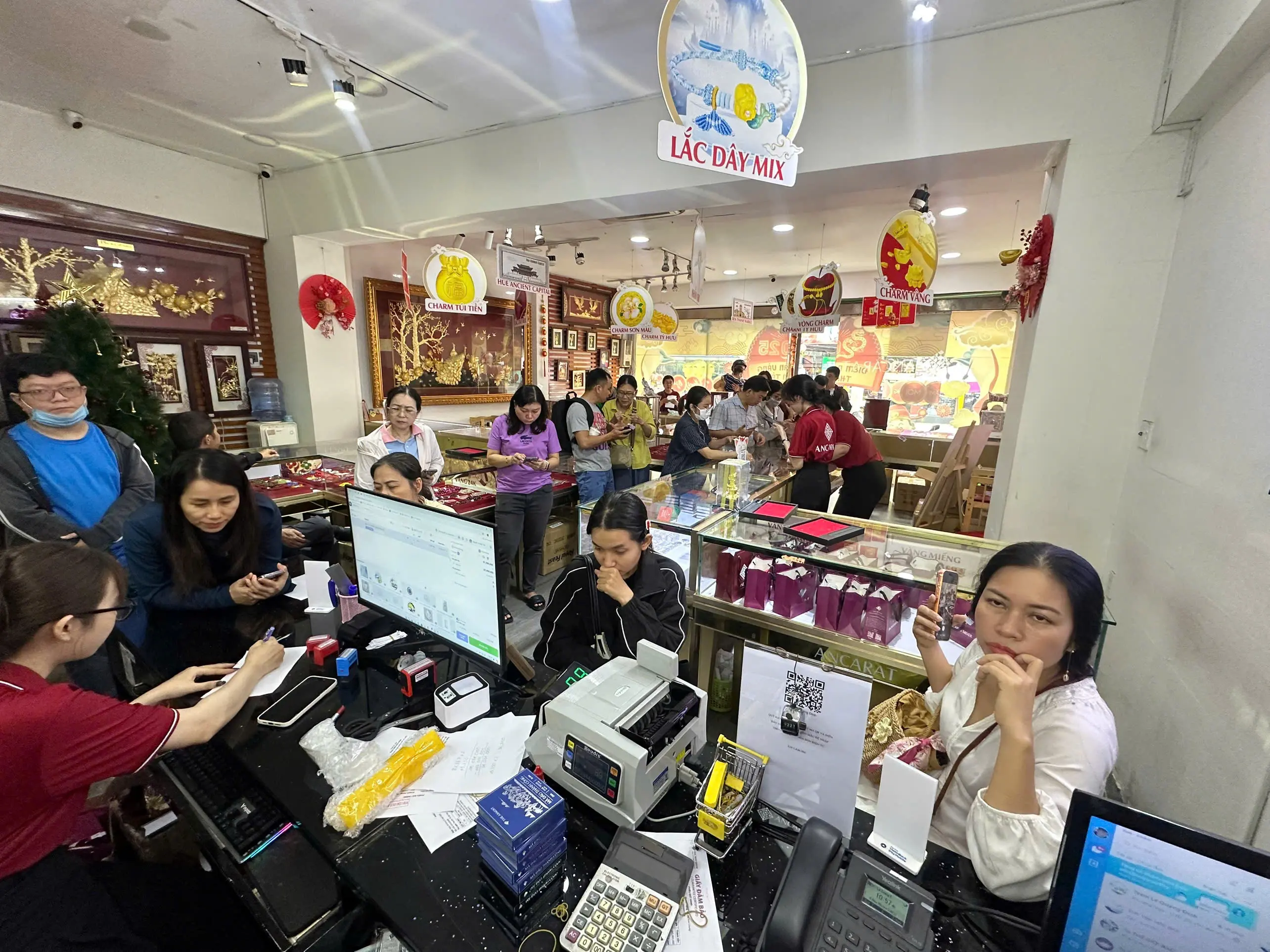 Bạc miếng Ancarat ghi nhận mức tăng trưởng hơn 18%, là kênh tích sản hấp dẫn nhất tuần qua.