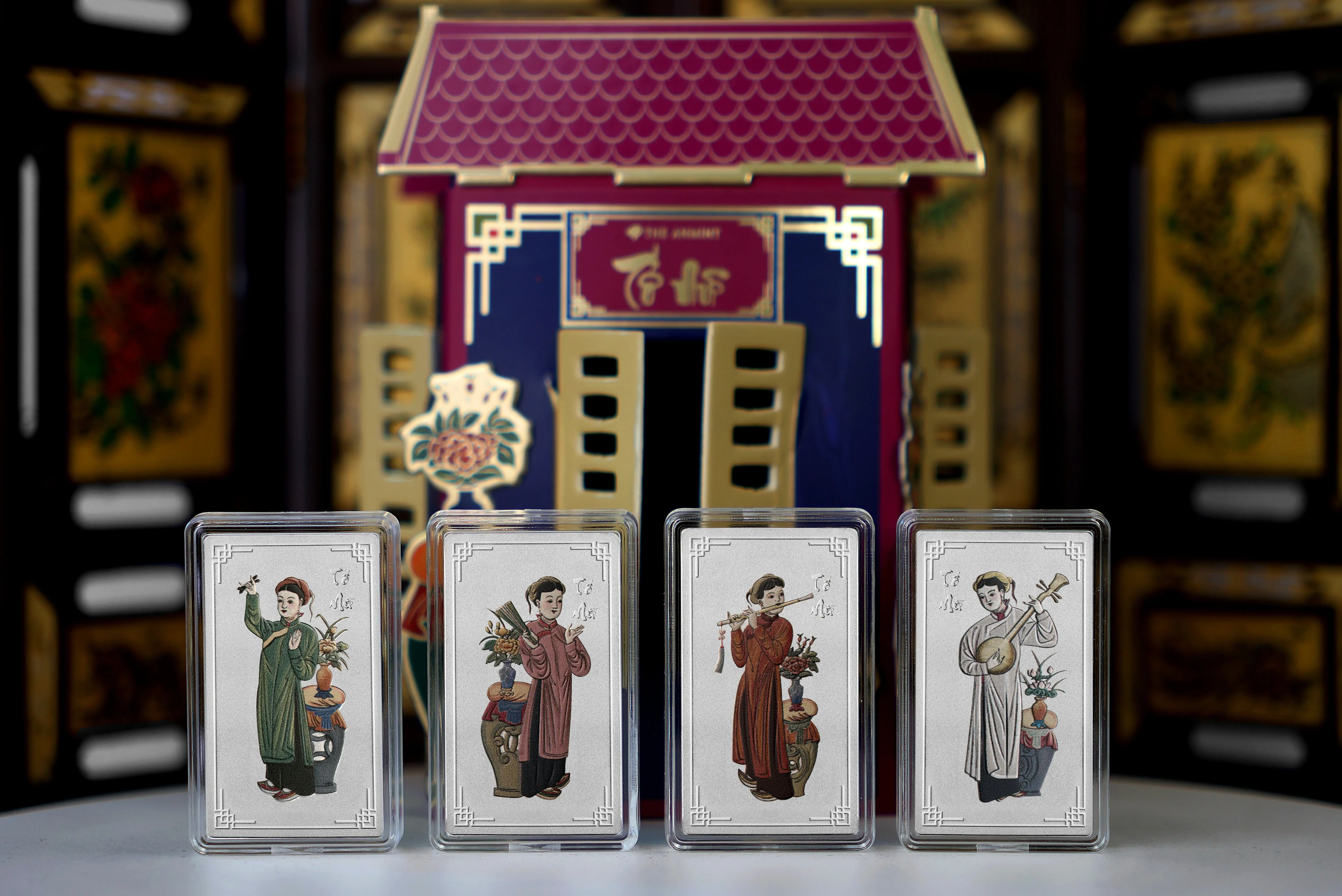 4 bạc miếng ancarat khắc họa vẻ đẹp "Công - Dung - Ngôn - Hạnh". 4 bạc miếng ancarat khắc họa vẻ đẹp "Công - Dung - Ngôn - Hạnh".