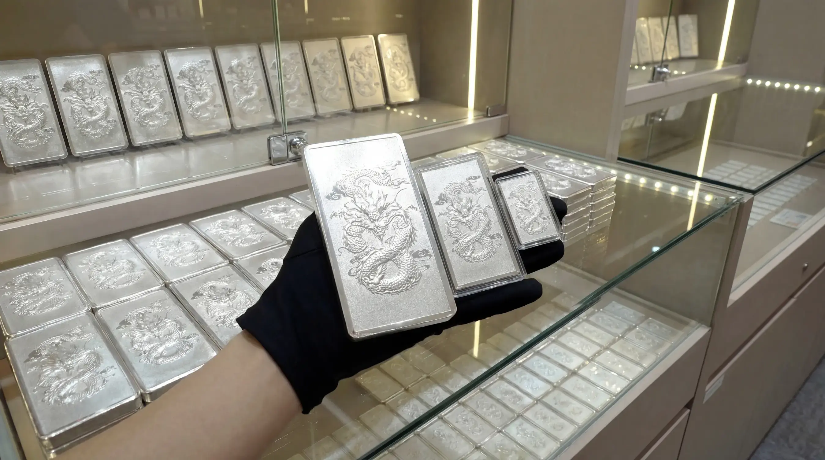 Giá bạc Ancarat lập đỉnh lịch sử, vượt mốc 101 triệu đồng/kg ở chiều bán ra. Giá bạc Ancarat lập đỉnh lịch sử, vượt mốc 101 triệu đồng/kg ở chiều bán ra.