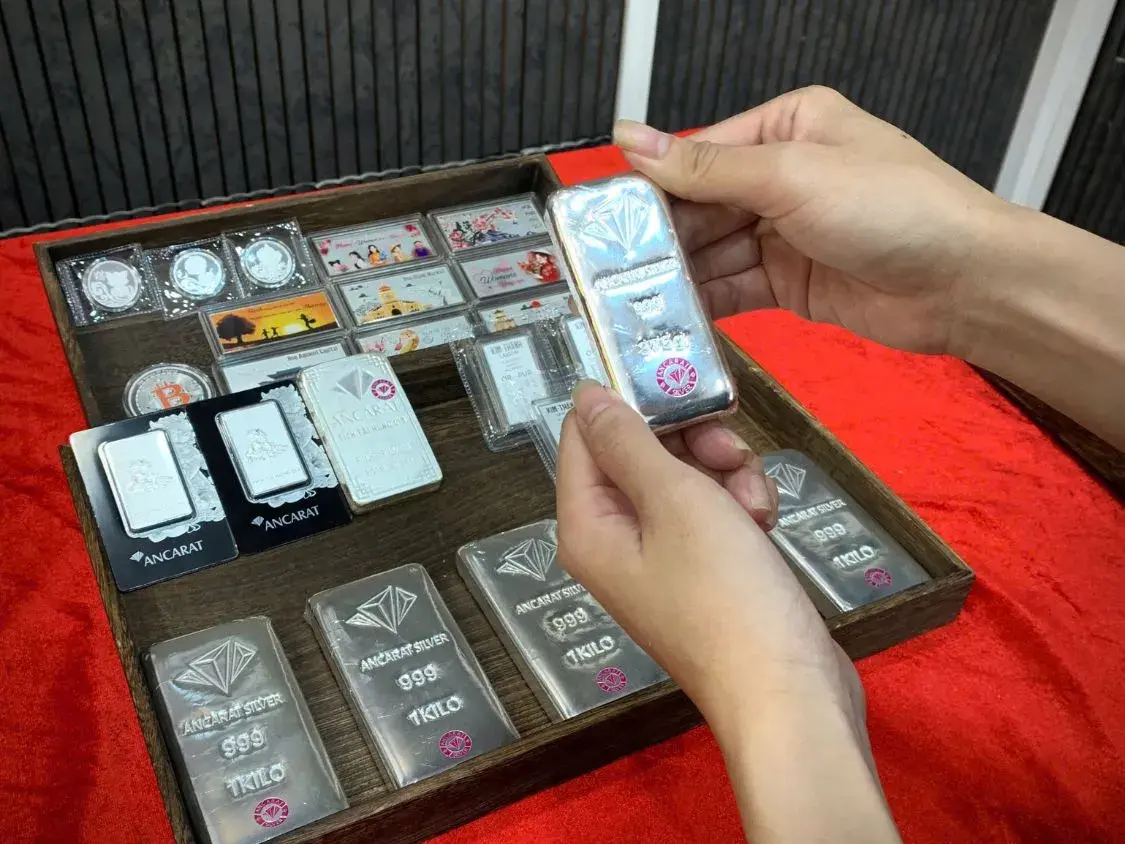 Bảng giá bạc Ancarat cập nhật mới nhất sáng 02032026, phản ánh sát diễn biến thị trường và sức mua nội địa tăng cao. Bảng giá bạc Ancarat cập nhật mới nhất sáng 02032026, phản ánh sát diễn biến thị trường và sức mua nội địa tăng cao.