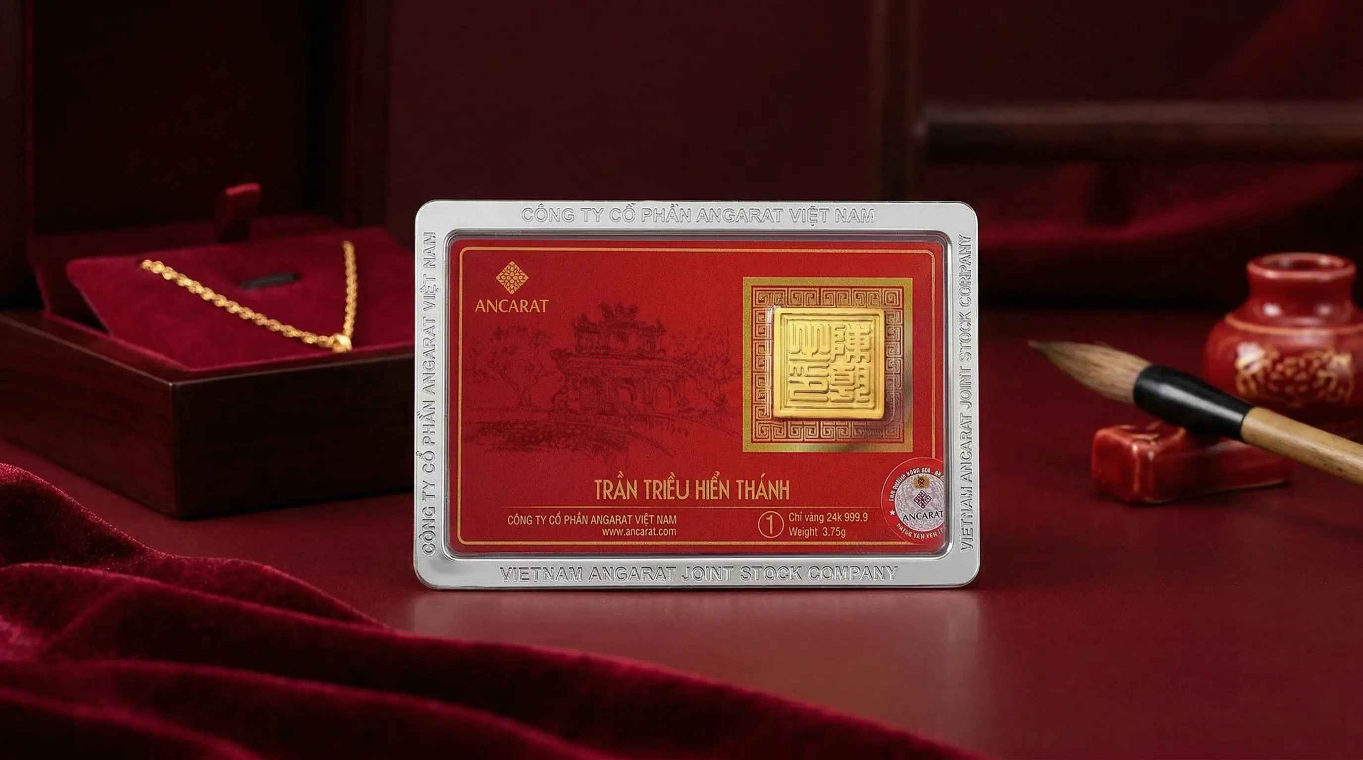 Cận cảnh vàng miếng Kim Ấn Trần Triều 1 chỉ với hoa văn triện cổ, biểu tượng quyền uy và ý nghĩa chiêu tài – giữ lộc. Cận cảnh vàng miếng Kim Ấn Trần Triều 1 chỉ với hoa văn triện cổ, biểu tượng quyền uy và ý nghĩa chiêu tài – giữ lộc.